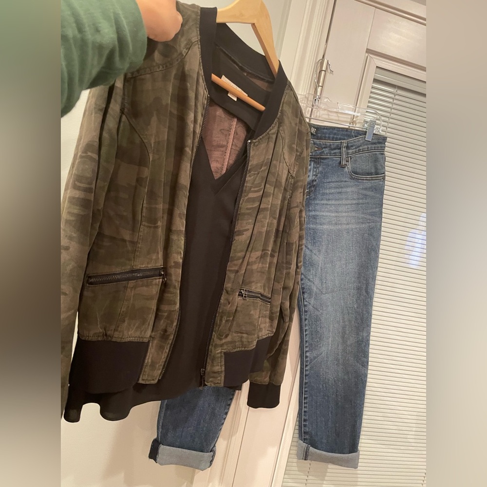 Sanctuary camo jacket with NWT black tank and practically new Kut jeans!